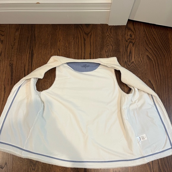 Vineyard vines kids size L vest - Picture 2 of 2